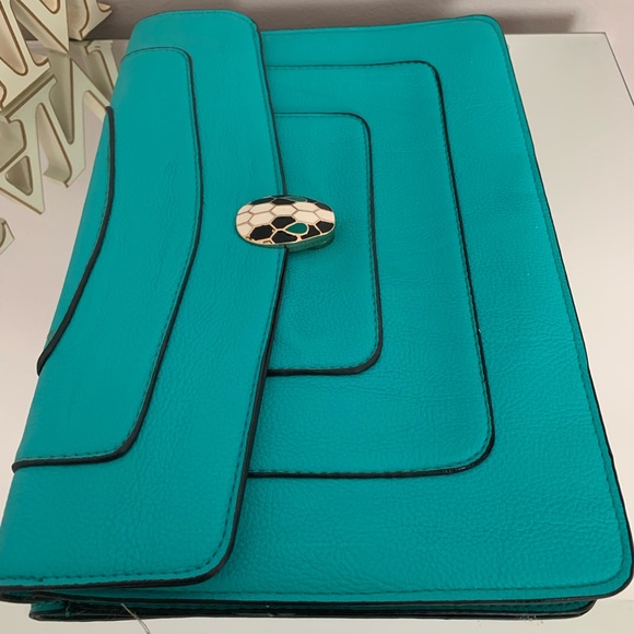 Pop Color Clutch - Picture 3 of 3